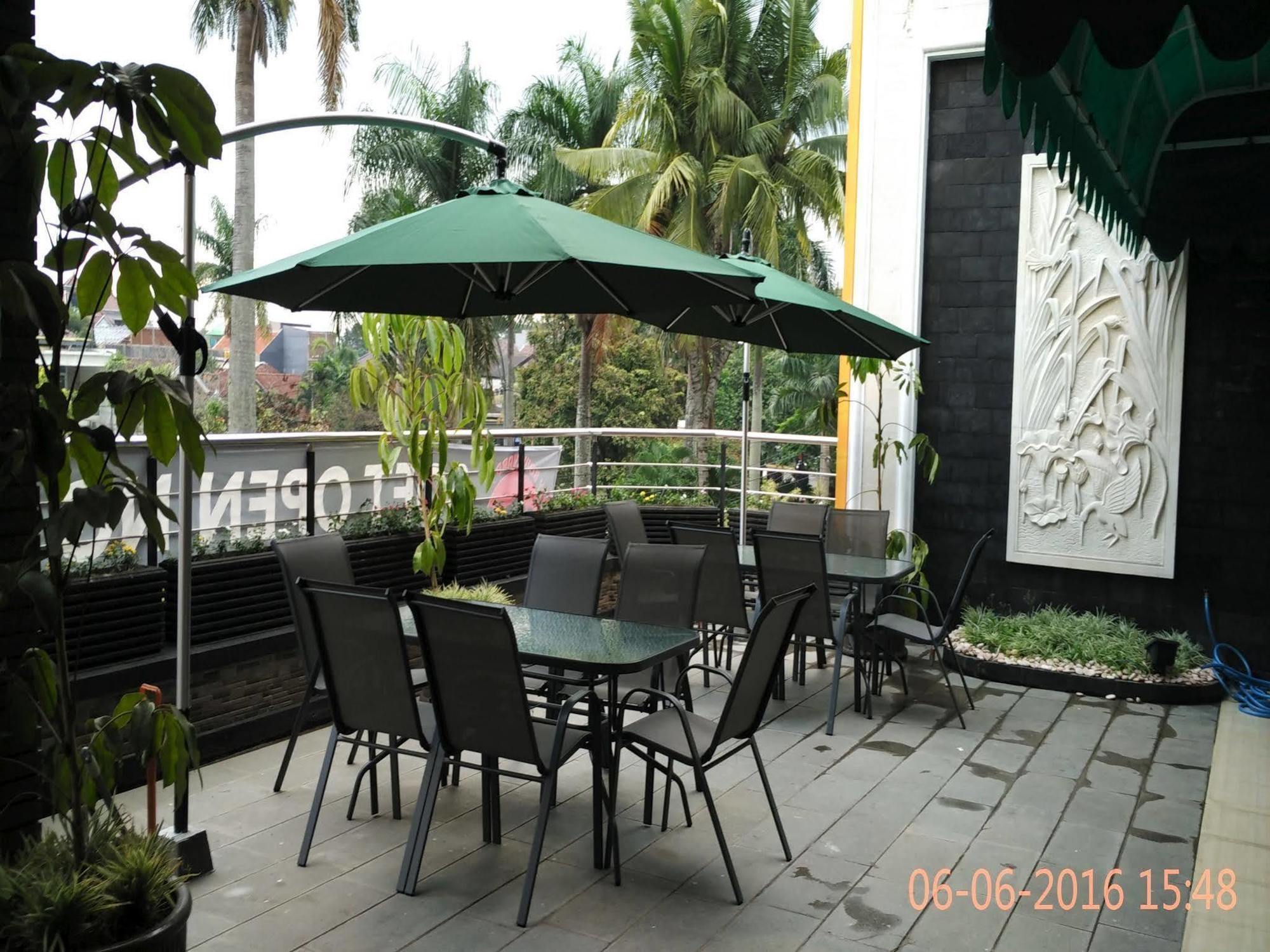 Malang City Boulevard Homestay Exteriör bild