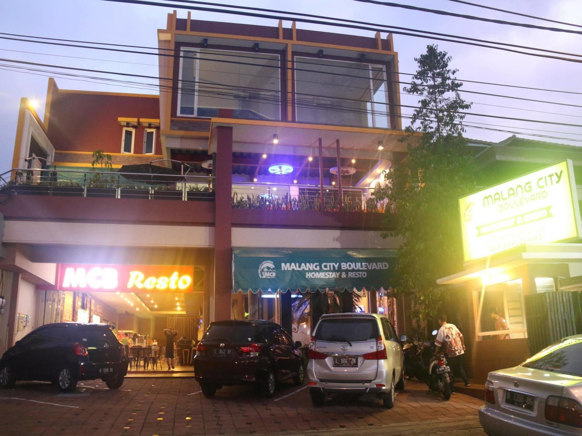 Malang City Boulevard Homestay Exteriör bild