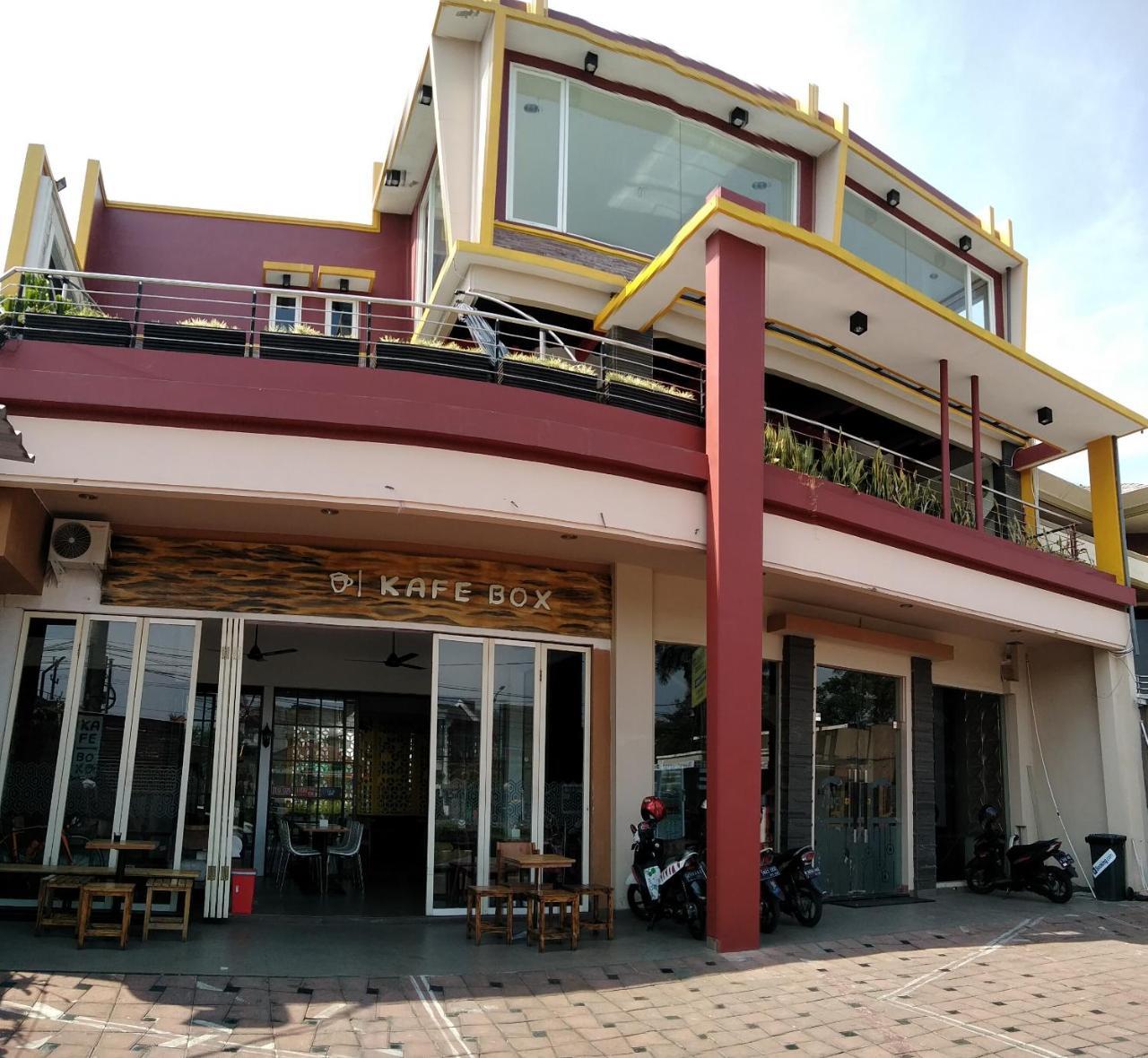 Malang City Boulevard Homestay Exteriör bild