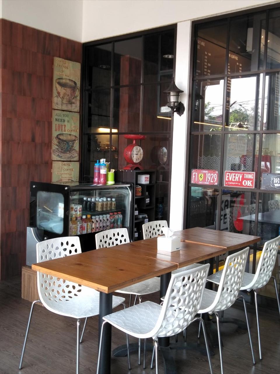 Malang City Boulevard Homestay Exteriör bild