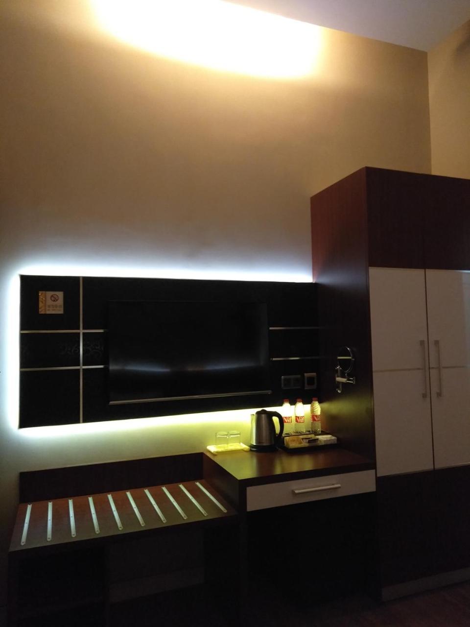 Malang City Boulevard Homestay Exteriör bild